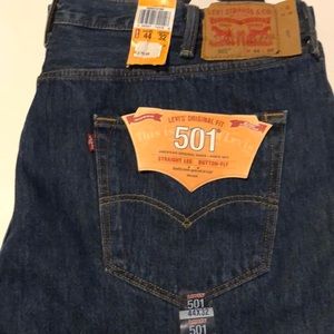 Men’s Levi’s jeans size 44 x 32  New with tags